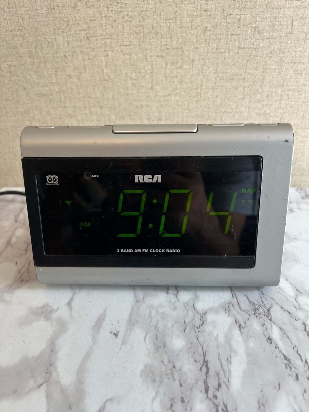 VTG RCA RP5420A 2 Band AM/FM Digital Clock Radio
